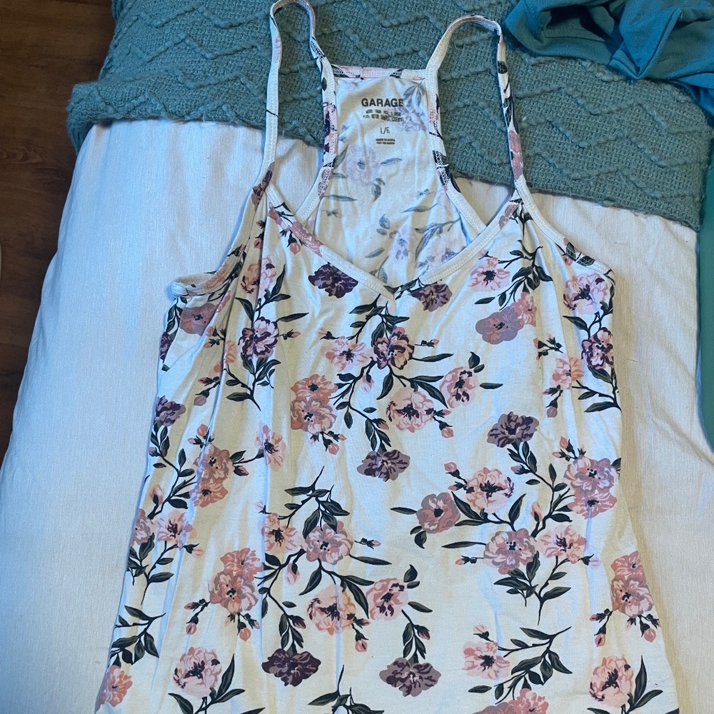 Garage floral tank